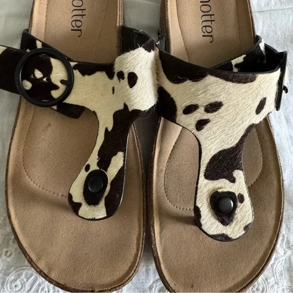Cow Print Comfortable Thong Sandals - Picture 2 of 5